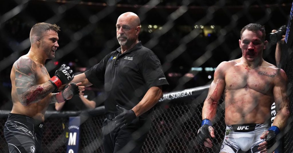 Dustin Poirier says he would’ve bit off Michael Chandler’s fingers at UFC 281 if he didn’t have a mouthguard