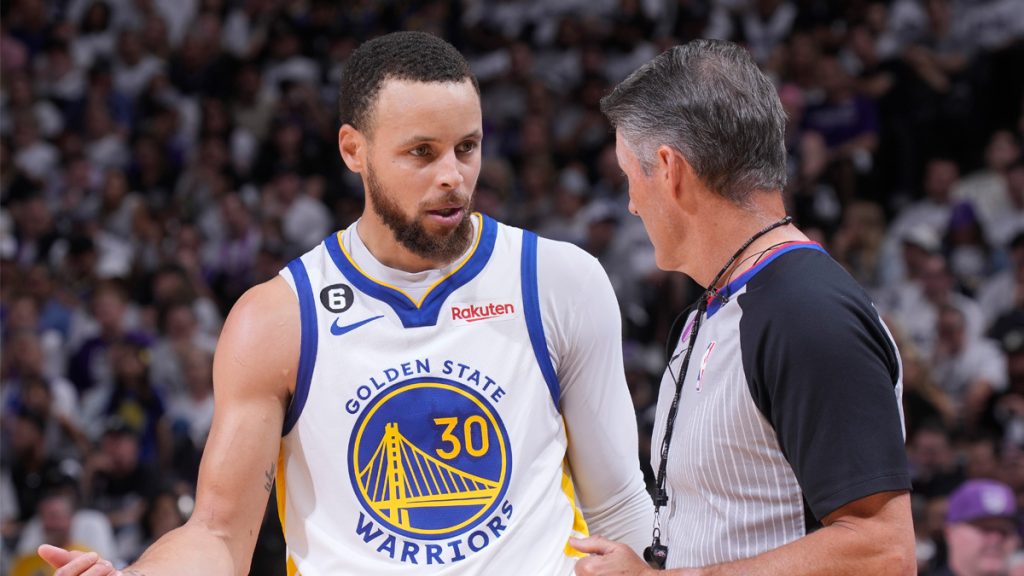 Smith calls Warriors fans ‘spoiled’ for wanting more Steph foul calls
