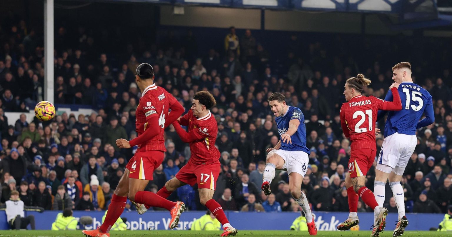 Tarkowski slams home last-gasp equaliser as Everton fans pour onto pitch00:00:25|4 hours ago