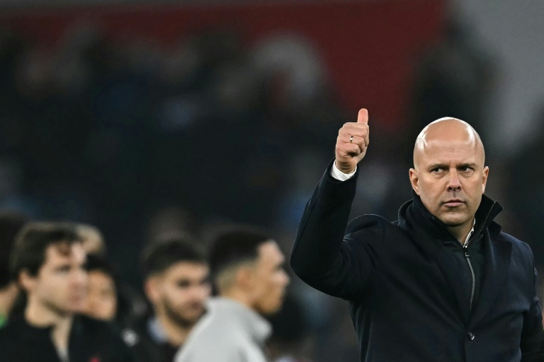 Liverpool face wounded Man City as Premier League title race heats up