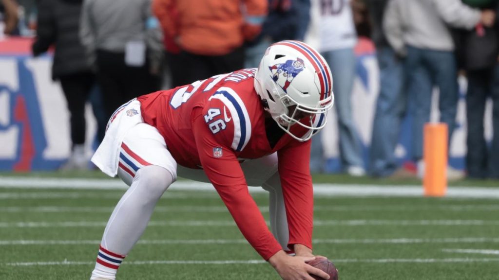 Texans sign LS Tucker Addington to a futures contract