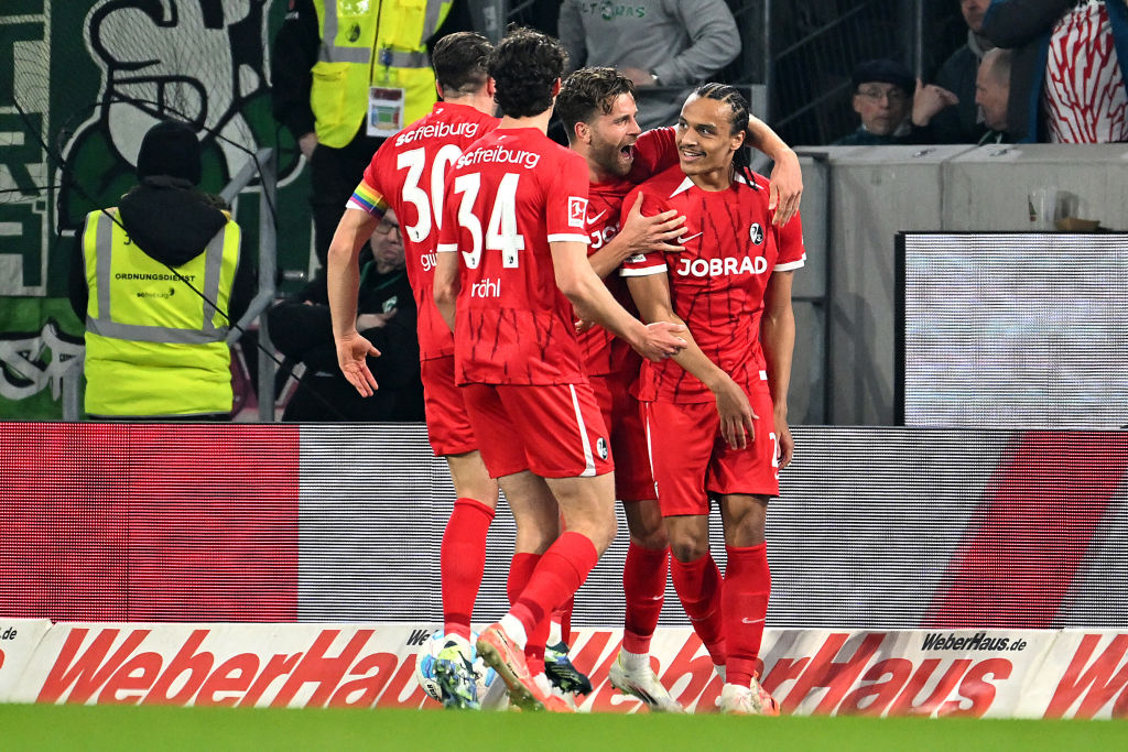📸 Spectacular Bicycle Kick: Bundesliga Defender Scores a Dream Goal