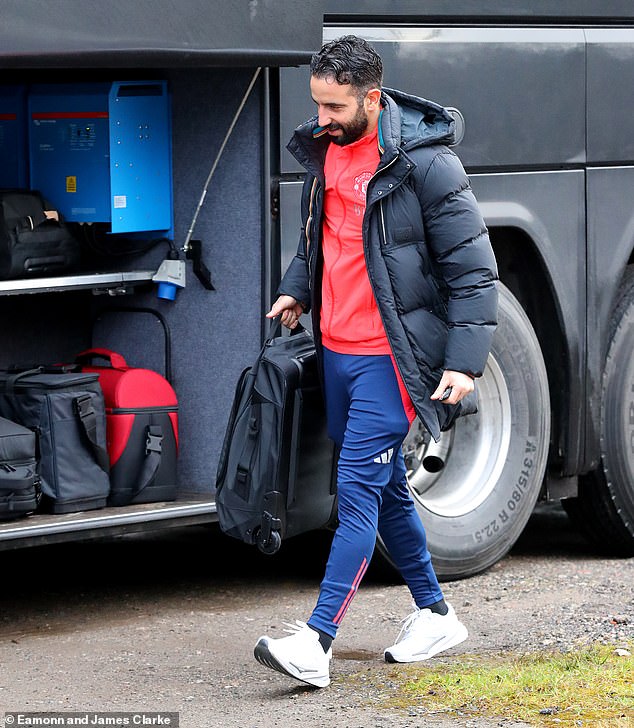 Man United’s travel plans for Premier League trip to Tottenham thrown in chaos by train cancellations