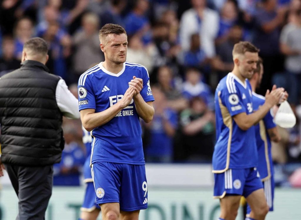 Report: Man Utd consider shock move for experienced Premier League striker