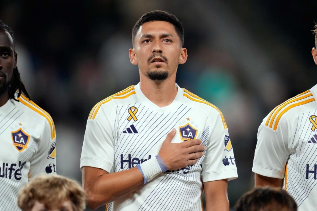 Galaxy midfielder Mark Delgado completes LAFC move