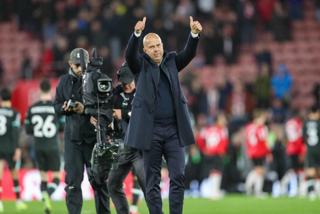 Exclusive: Former Chelsea Star Heaps Praise on ‘Spectacular’ Arne Slot and Tips Liverpool to Win the Premier League