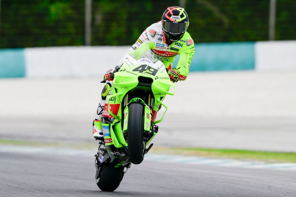 VR46 on Di Giannantonio’s injury: “He doesn’t have to apologise for a wheelie”