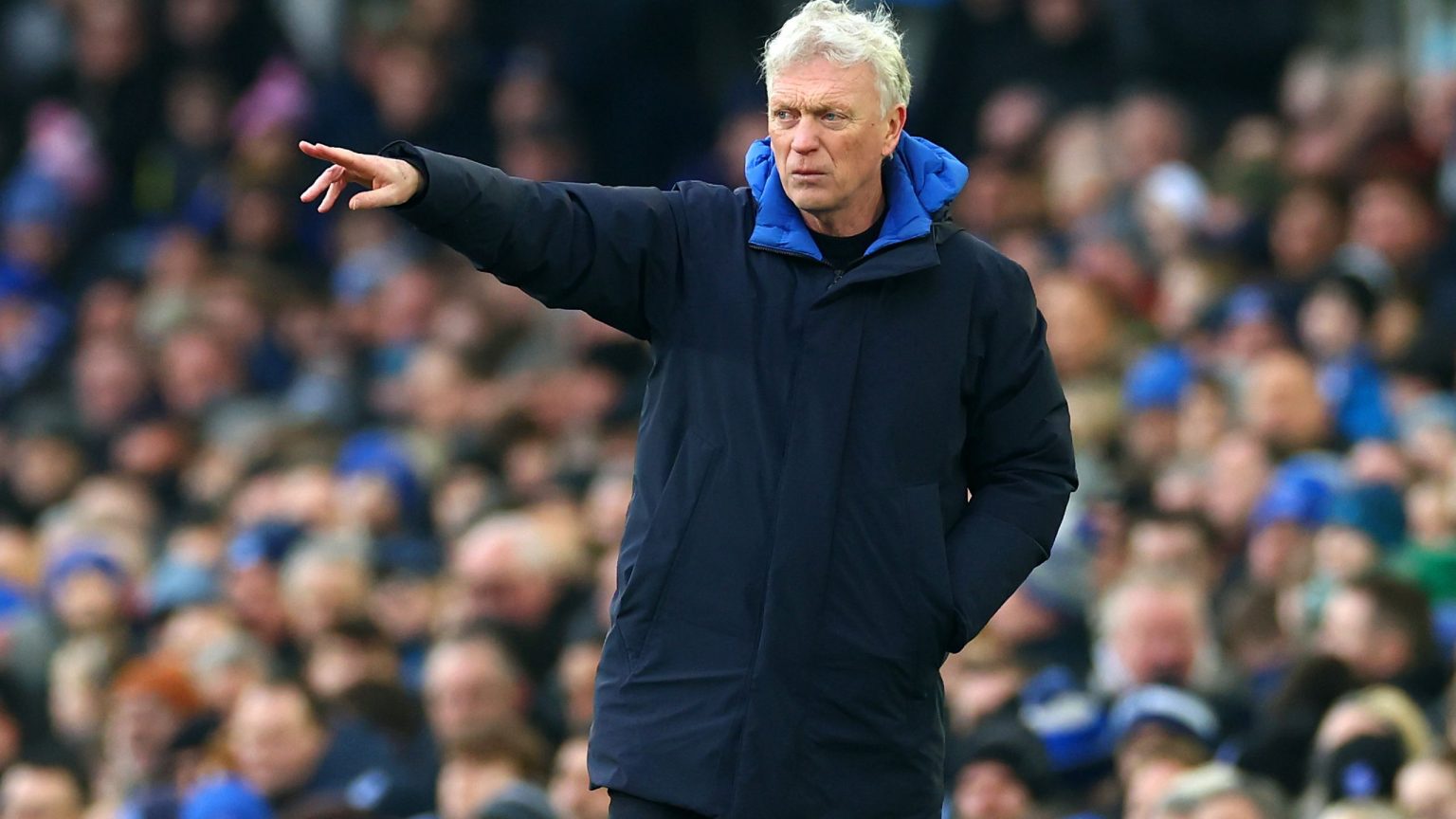 Everton v Manchester United live – latest as Moyes chases win over old club Matchday 26live