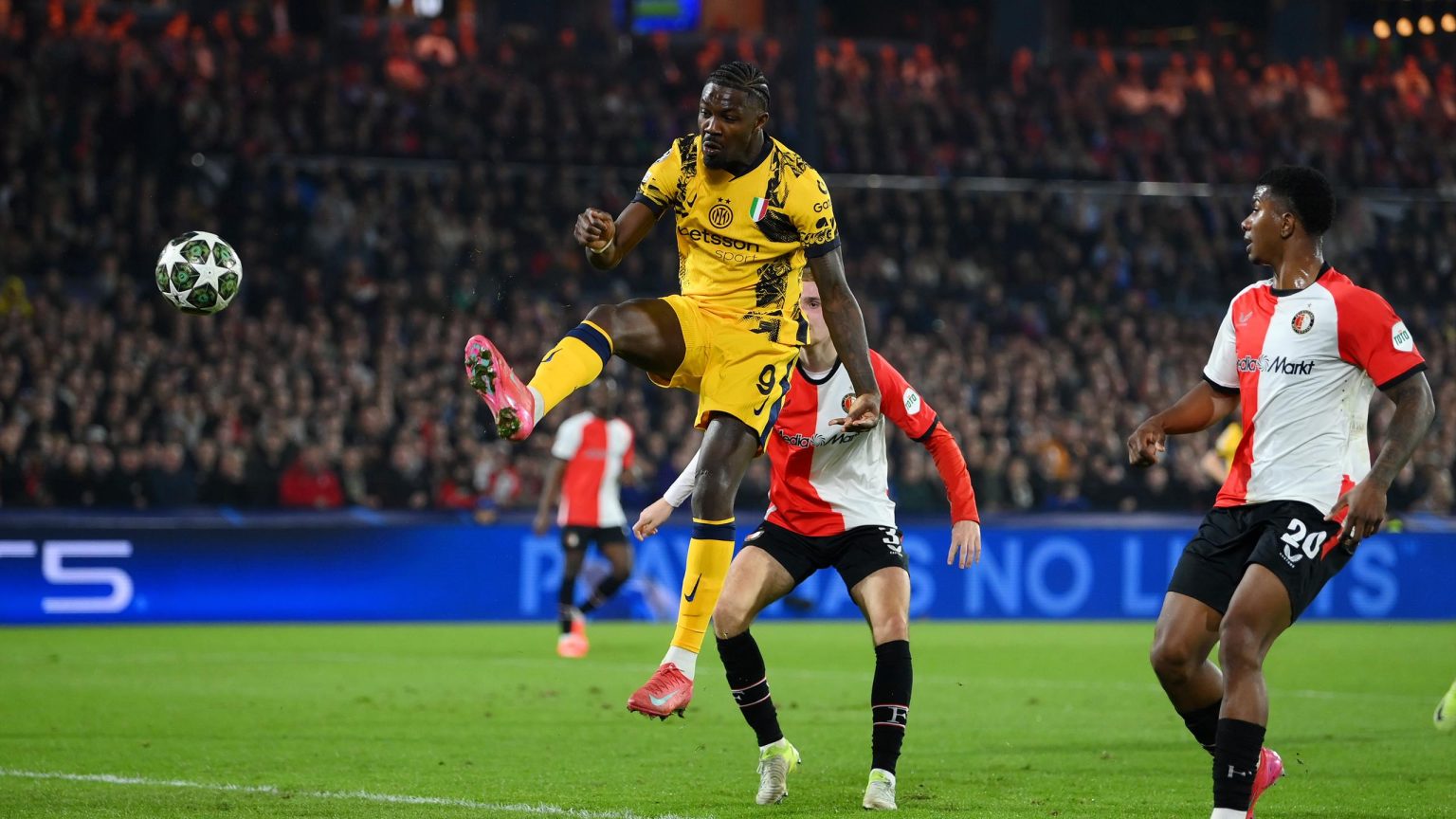 Feyenoord v Inter LIVE – Martinez doubles Nerazzurri's lead in RotterdamLast 16live