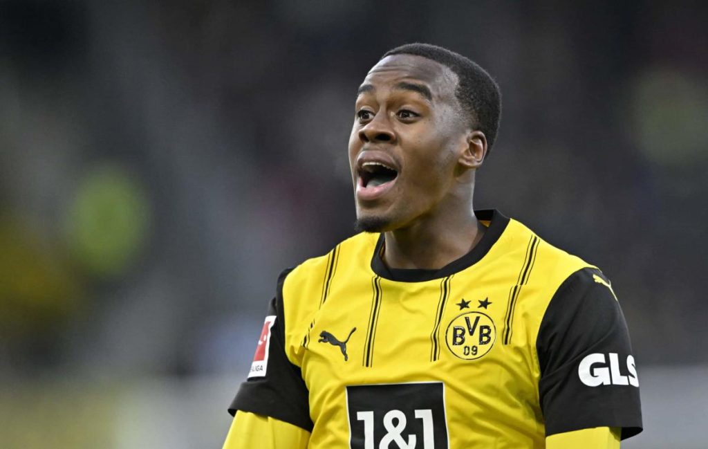 Dortmund winger wanted by top Premier League clubs as exit looms