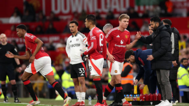 Andy Cole tells Rasmus Hojlund to stop ‘fighting’, advises him on how to improve – report