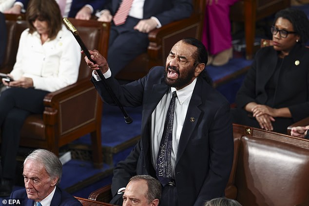 BREAKING NEWSDave Portnoy rips into Al Green after he was kicked out for disrupting Donald Trump’s address to congress