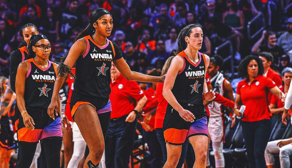 Clark, Reese matchup warrants bigger venue as Sky move 2 games to United Center