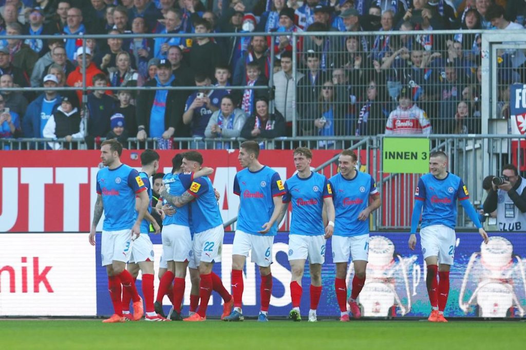 Skrzybski sets two Bundesliga records against Stuttgart