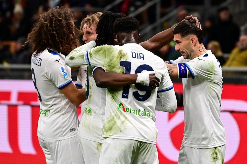 Lazio defeat 10-men Milan at the death in controversial Serie A clash