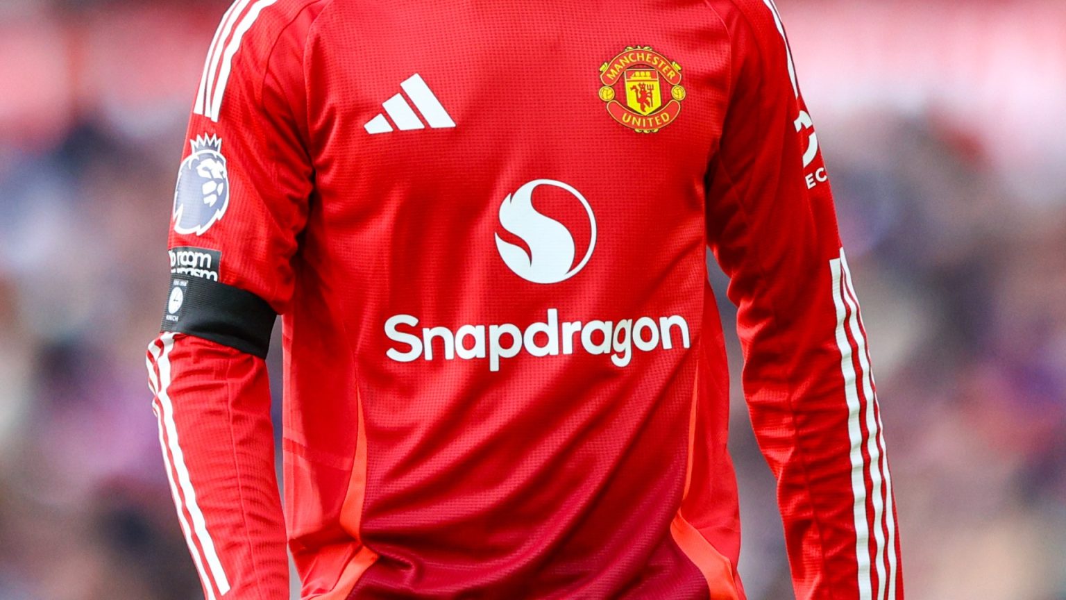 Man Utd ‘reopen Kobbie Mainoo contract talks as sought-after England star demands less than HALF Casemiro’s wages’