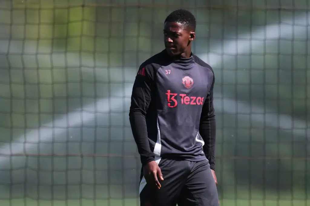 Report – Napoli Identify Manchester United Outcast As Top Midfield Target Amid Links With Inter Milan Misfit