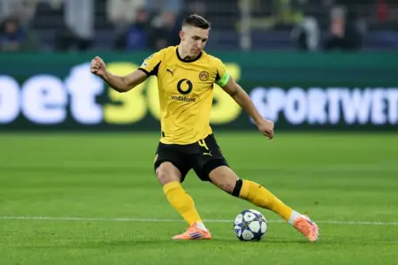 Barcelona well-positioned to sign Bundesliga defender; Flick could be the key